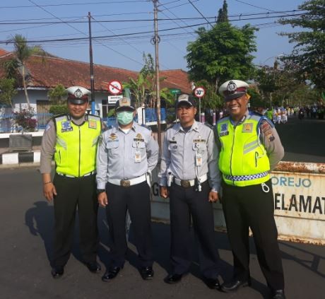 Pengendalian serta Ketertiban Dalam Rangka Lomba Gerak Jalan Tingkat SMP / MTS 