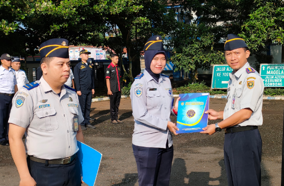 Apel Pagi di Hari Pertama Masuk Kerja Setelah Libur Lebaran