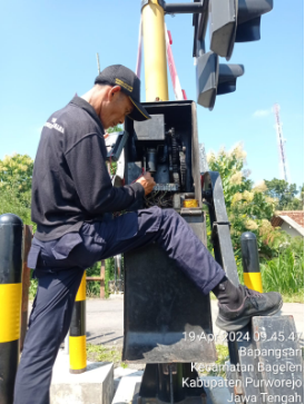 Perbaikan Palang Pintu Perlintasan Bapangsari