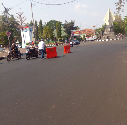 Dishub Purworejo Lakukan Penutupan Jalan dan Rekayasa lalu Lintas Jelang Konser Musik Happy Asmara