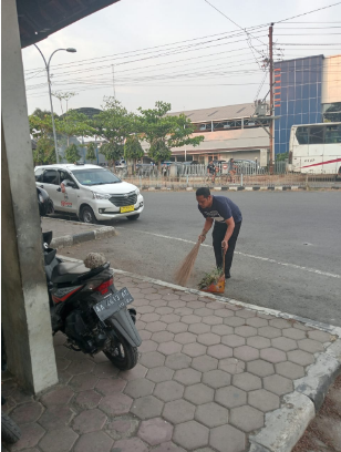 Giat Bersih-Bersih Terminal Kalianyar