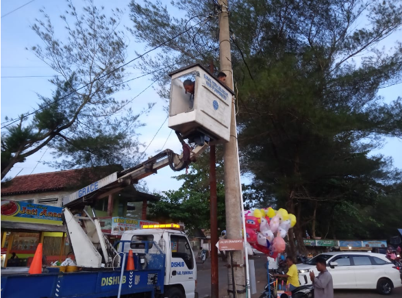 Penggantian Stang Patah di Pantai Jatimalang