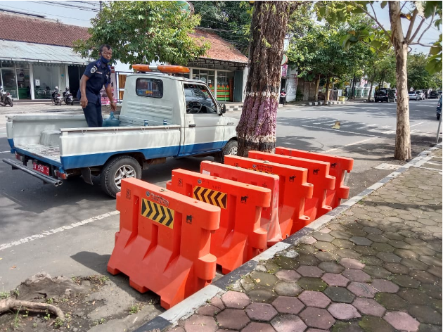 Drop Barikade di SMP N 1 Purworejo