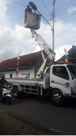 Perbaikan Lampu PJU di Jalan Menuju Heroespark