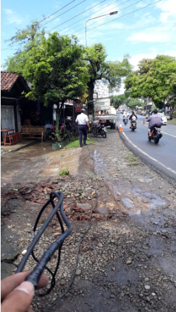 Perbaikan PJU Di Depan Kecamatan Bener