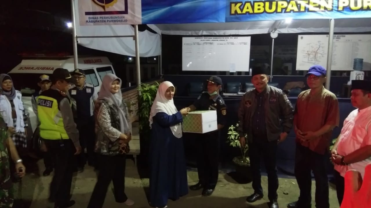 Kunjungan Bupati Purworejo Ke Posko Mudik Lebaran 2019