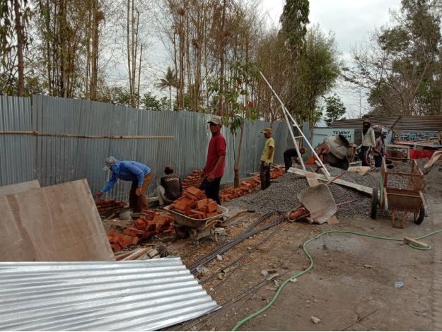 Pembangunan Pagar Bumi Dinas Perhubungan