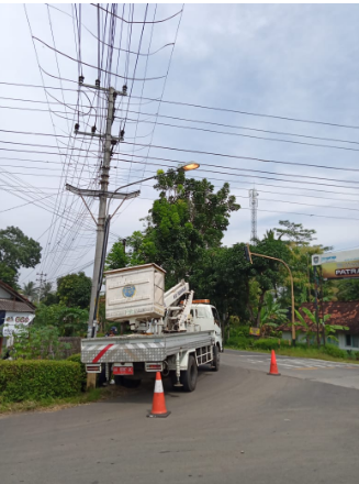 Perbaikan PJU di Perempatan Demangan