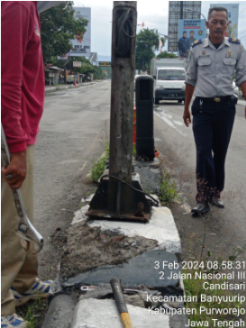 Perbaikan Pondasi Tiang PJU di Terminal Tipe A Purworejo