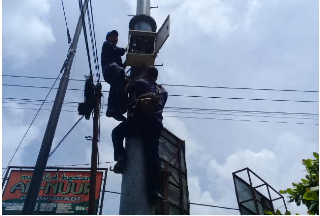 Perbaikan Traffic Light di Simpang 4 Purwodadi