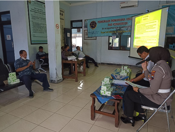 Rapat Pembinaan dan Pengarahan Kepala dan Para Pengusaha Maupun Pengemudi Angkutan di Purworejo