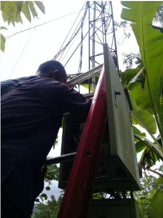 Perbaikan Repeater di Desa Tepangsari