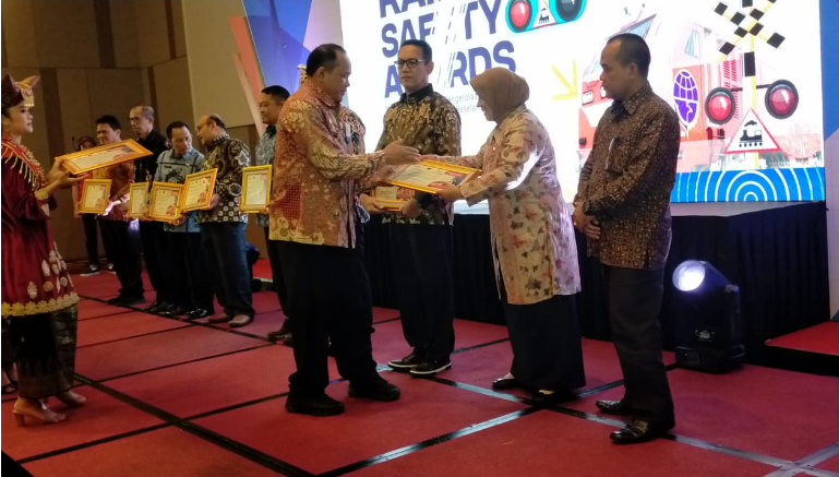 Pemkab Purworejo Memperoleh  Penghargaan Railway Safety Awards 2022