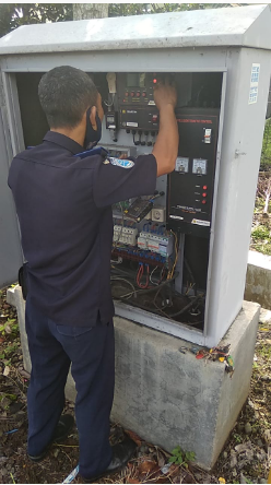 Perbaikan Traffic Light Di Simpang 4 Satpol PP Karena Tersambar Petir