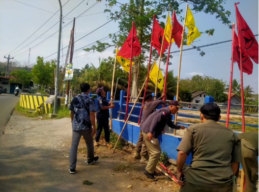 Dishub Purworejo Bersama Satpol PP Gelar Penertiban Reklame 