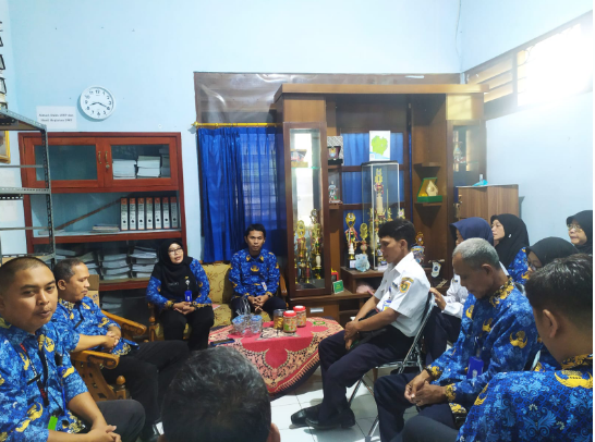 Staf Meeting Bidang Sekretariat